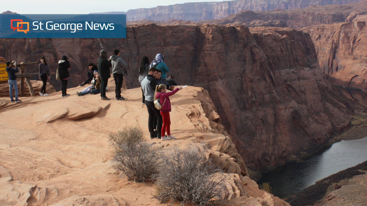Horseshoe Bend visitor falls to death at overlook; witnesses say he was