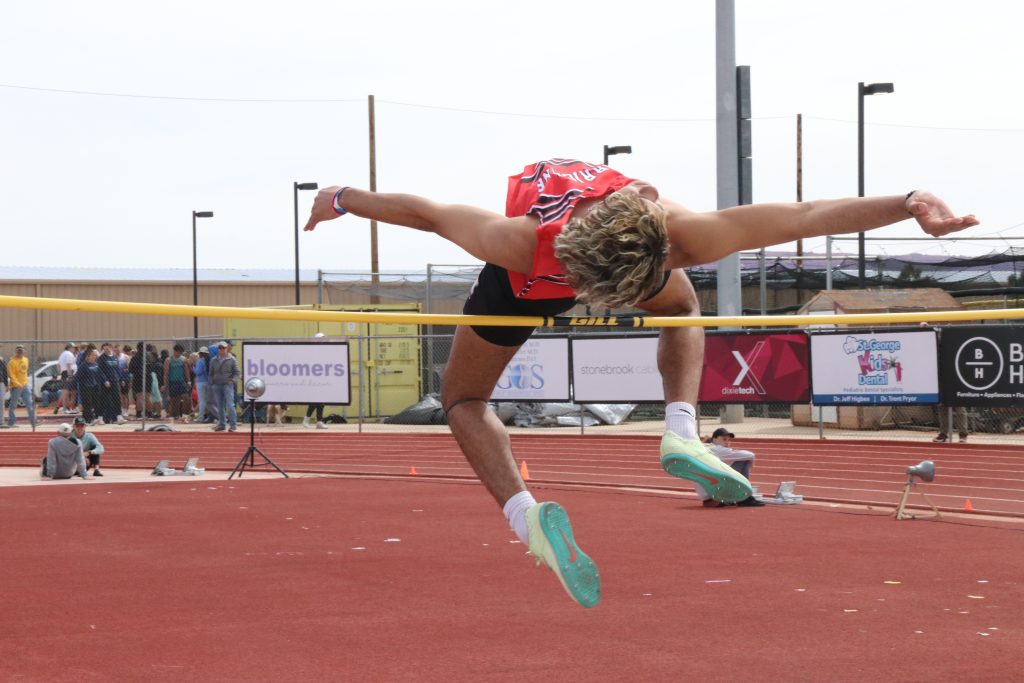 Records fall at largestever Pine View Invitational track meet Cedar