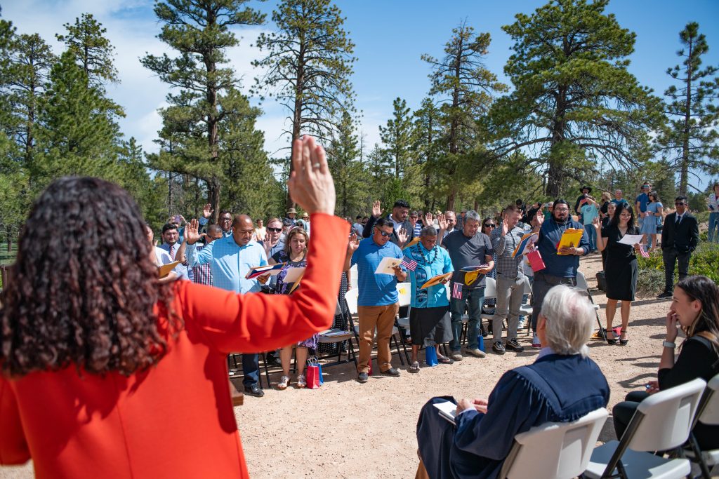 Congressman Stewart welcomes America's newest citizens at Bryce Canyon  naturalization ceremony – Cedar City News
